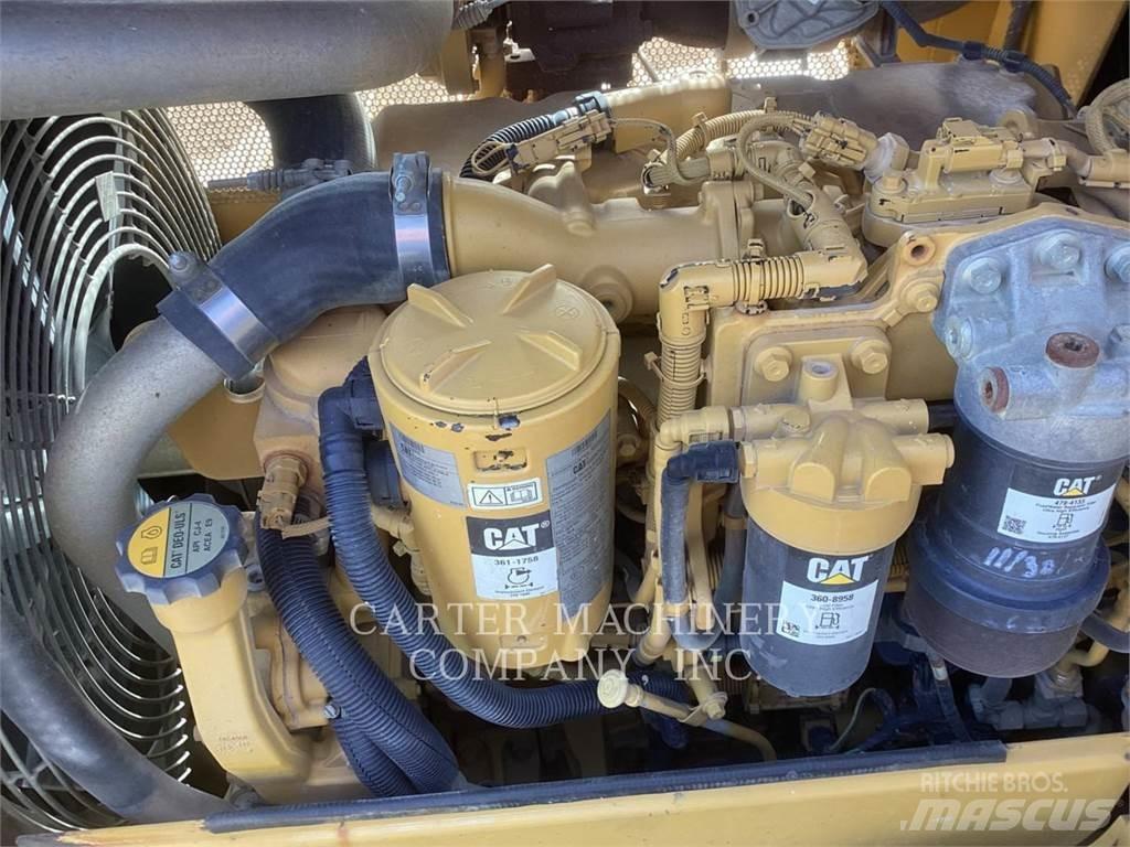 CAT D5K2LGP Pásové dozéry