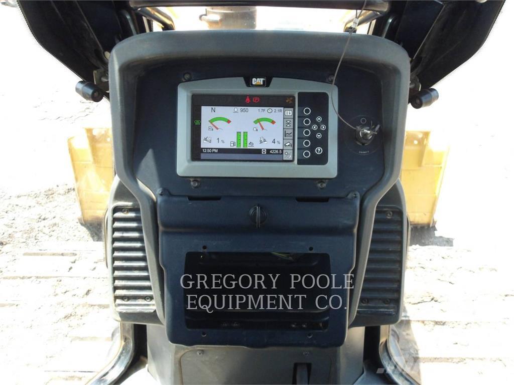 CAT D5K2LGP Pásové dozéry