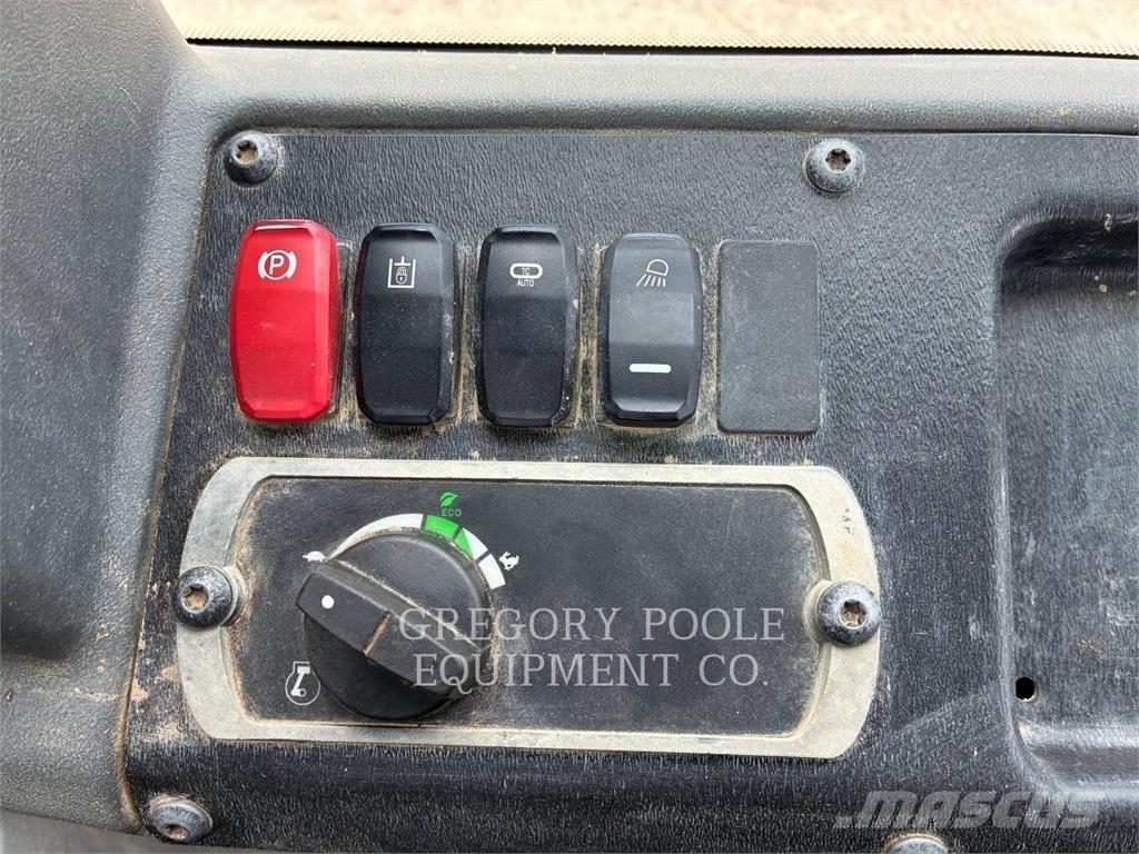 CAT D5K2LGP Pásové dozéry