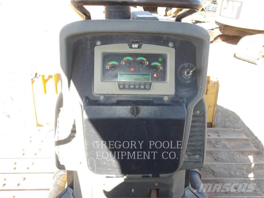 CAT D5K2LGP Pásové dozéry