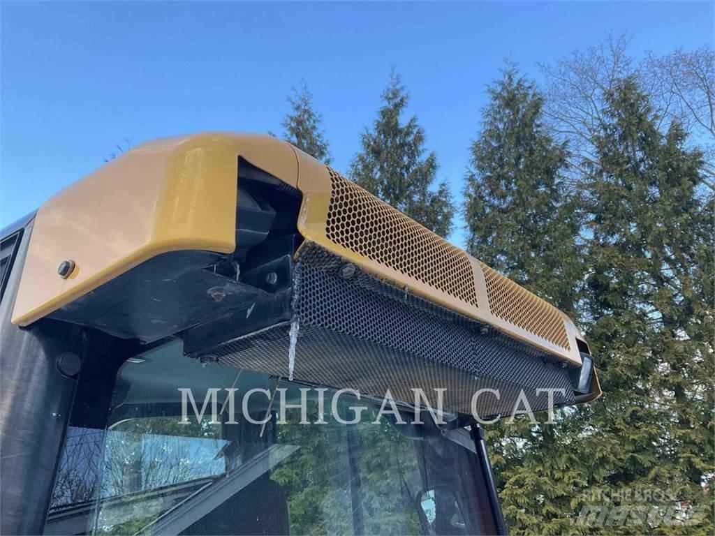 CAT D5K2X ASZ24F Pásové dozéry