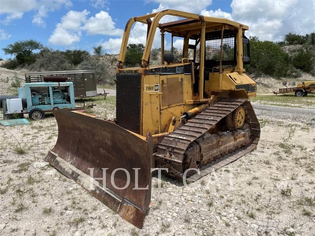 CAT D5M Pásové dozéry