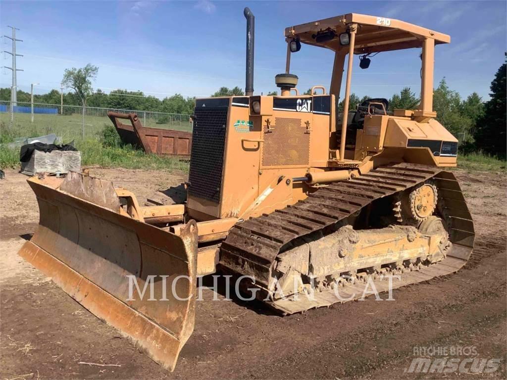 CAT D5ML Pásové dozéry