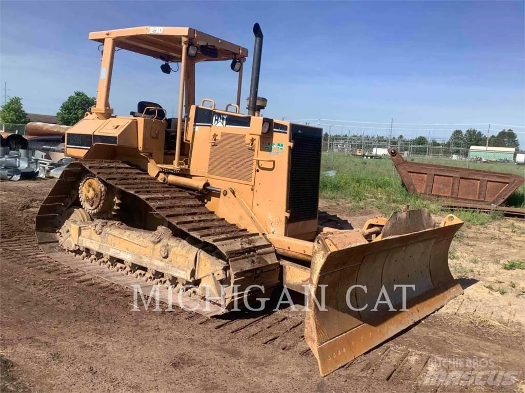 CAT D5ML Pásové dozéry