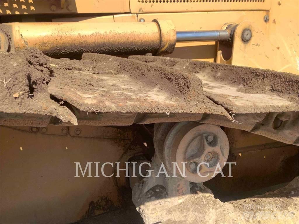 CAT D5ML Pásové dozéry