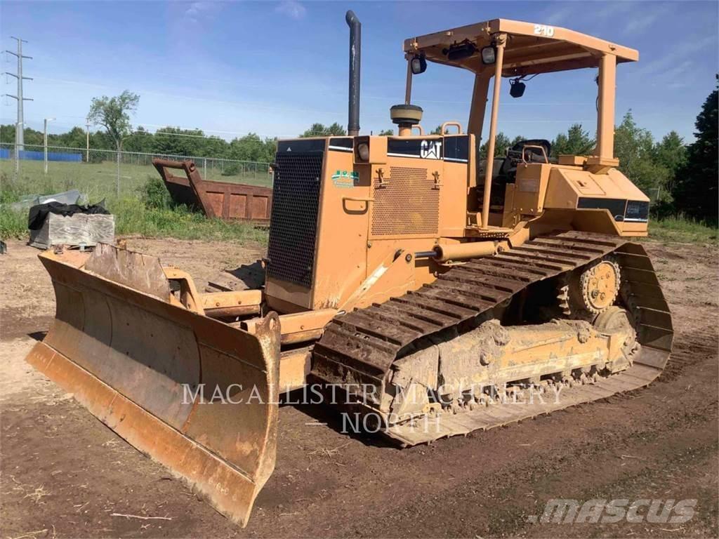 CAT D5ML Pásové dozéry