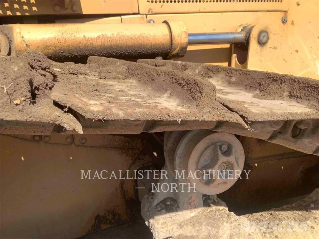 CAT D5ML Pásové dozéry