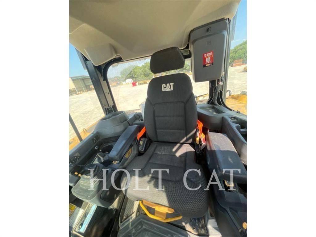 CAT D6 Pásové dozéry