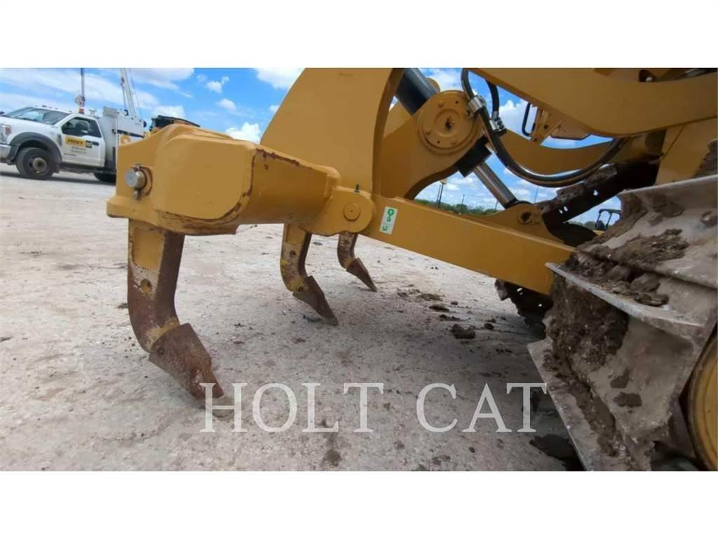 CAT D6 Pásové dozéry