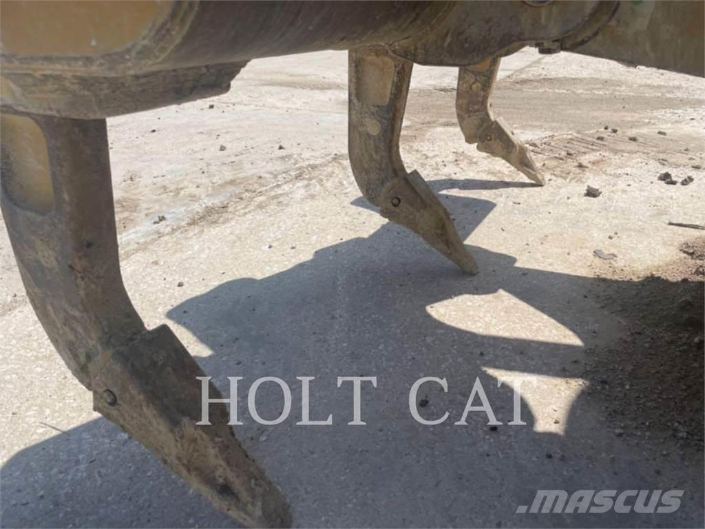 CAT D6 Pásové dozéry