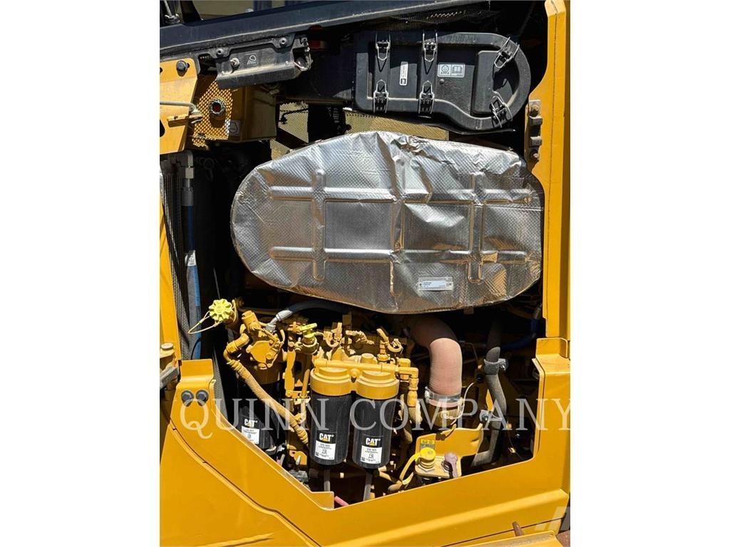 CAT D6 Pásové dozéry