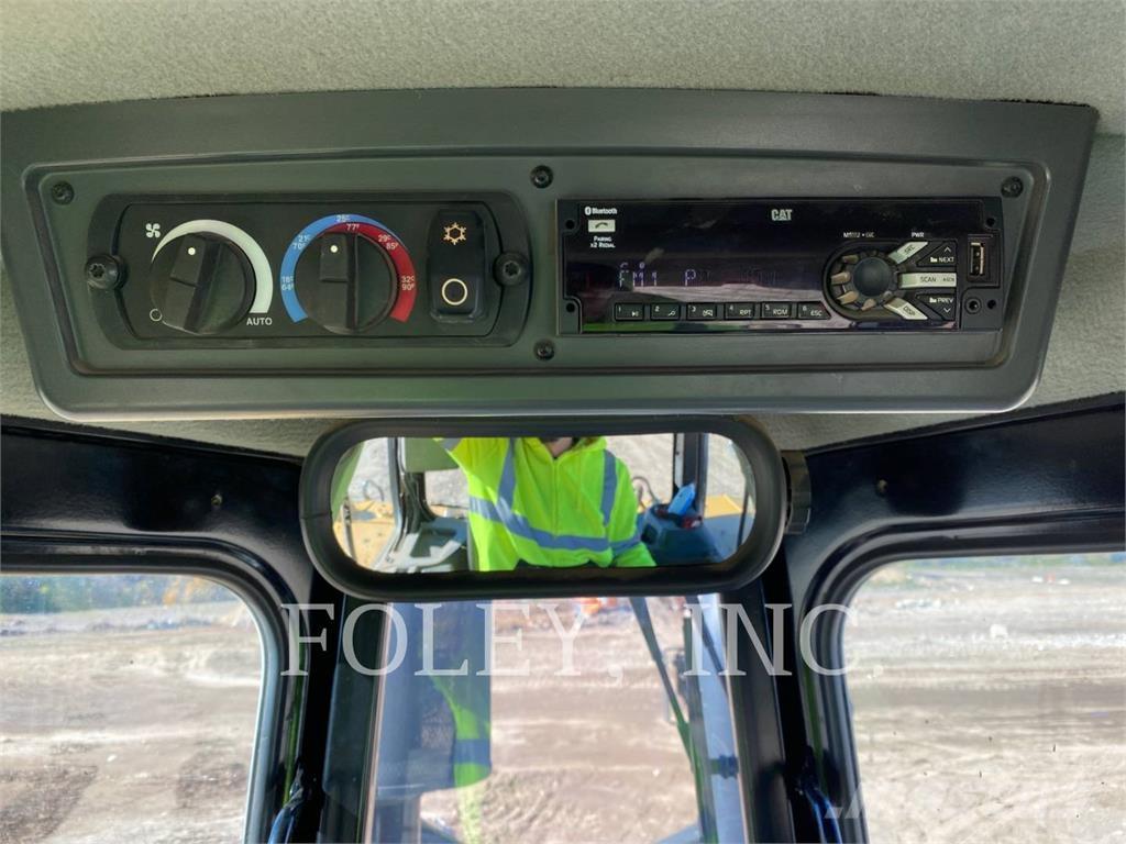 CAT D6-20 Pásové dozéry