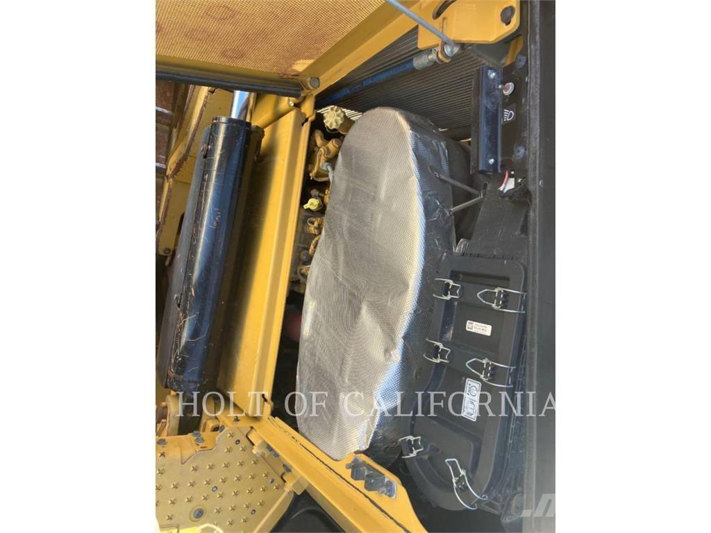 CAT D6 3D Pásové dozéry