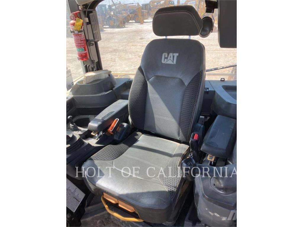 CAT D6 PA 3D Pásové dozéry