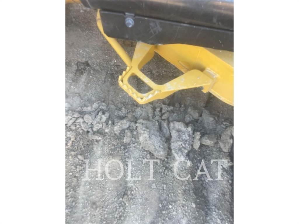 CAT D6 VP Pásové dozéry