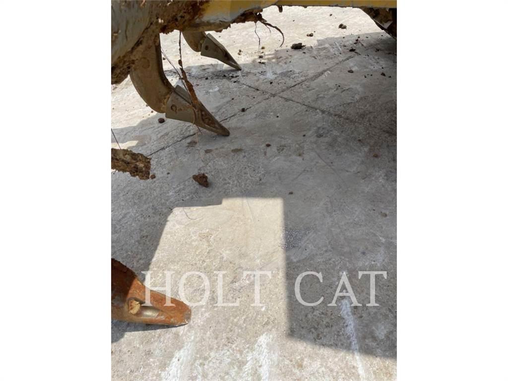 CAT D6 XELGPVP Pásové dozéry