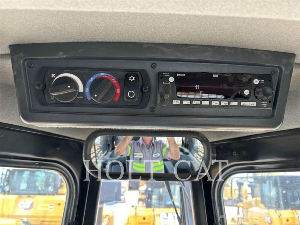 CAT D6 XEVP Pásové dozéry