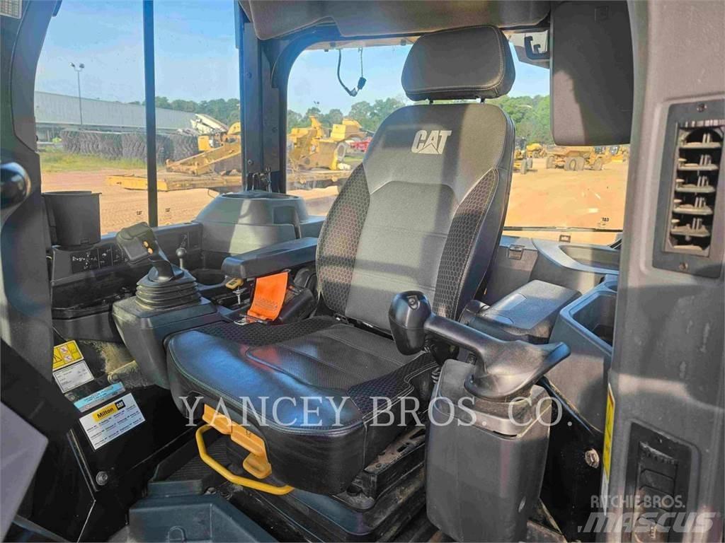CAT D620VP Pásové dozéry