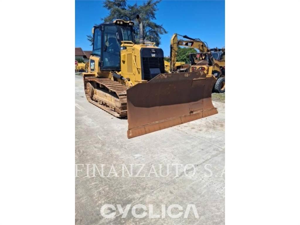 CAT D6K Pásové dozéry