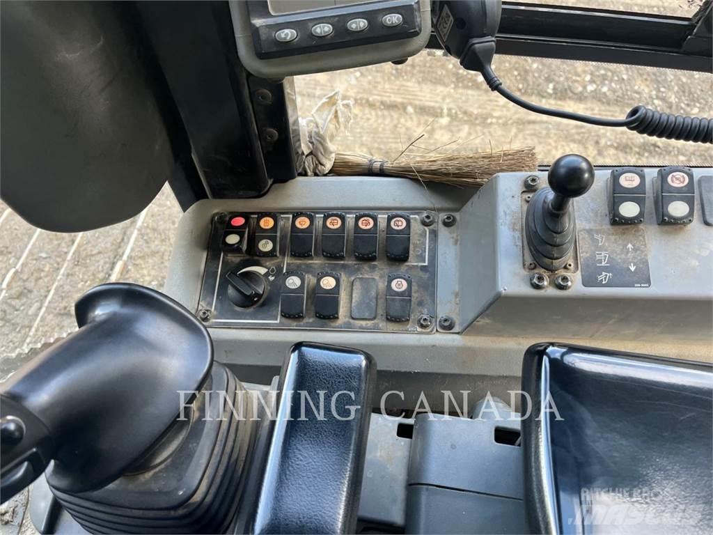 CAT D6K Pásové dozéry