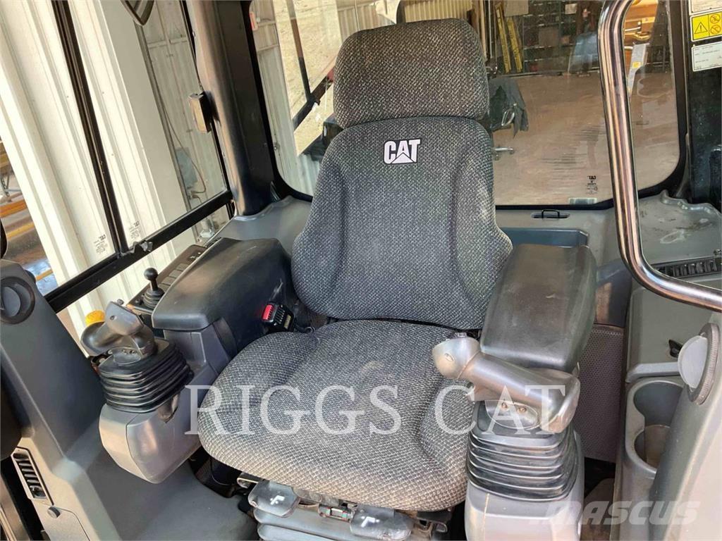 CAT D6K2LGP Pásové dozéry