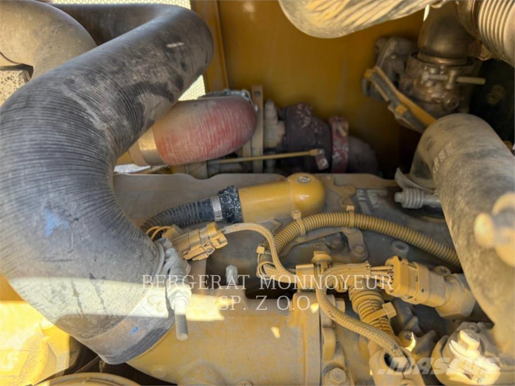 CAT D6K2LGP Pásové dozéry