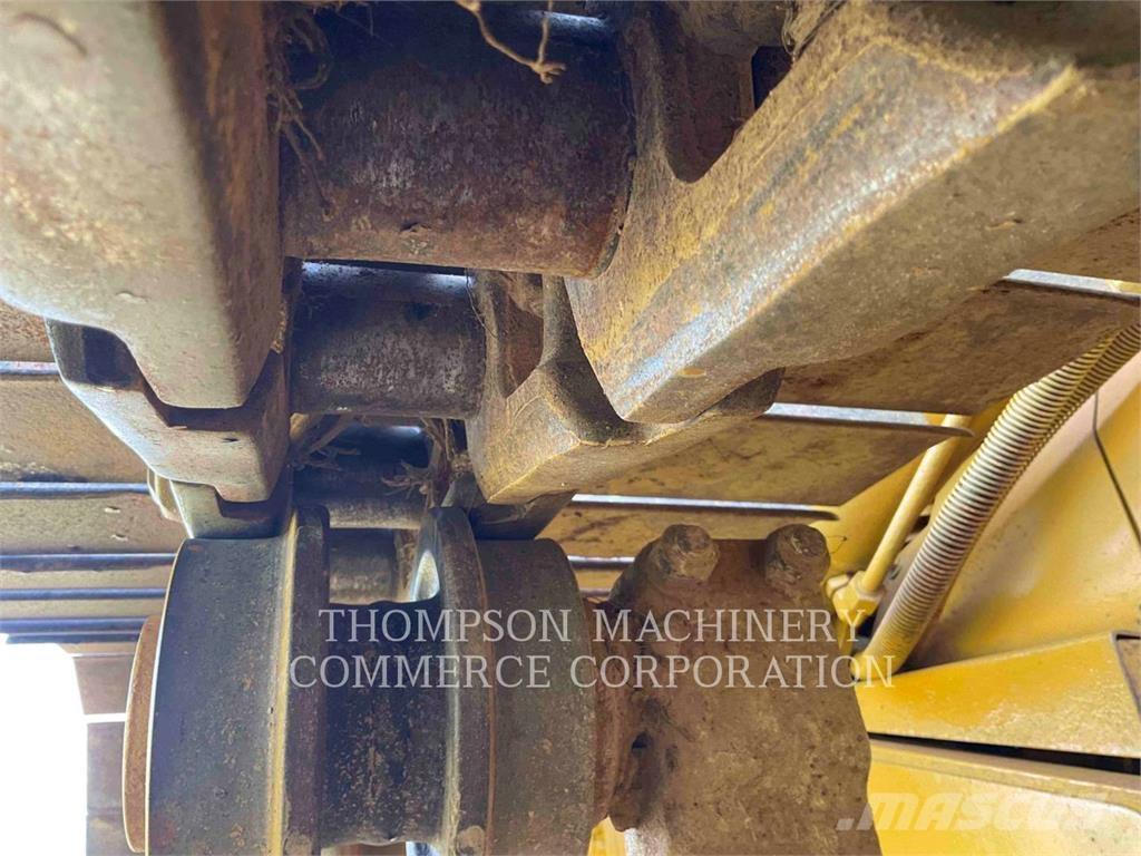 CAT D6M LGP Pásové dozéry