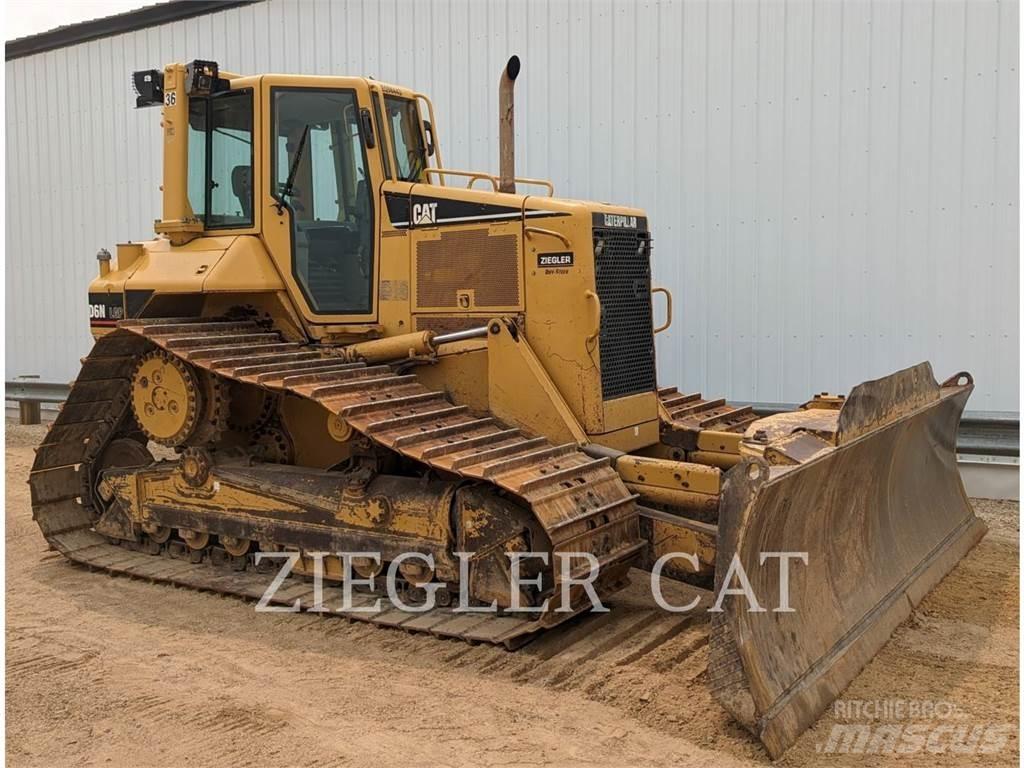 CAT D6N Pásové dozéry