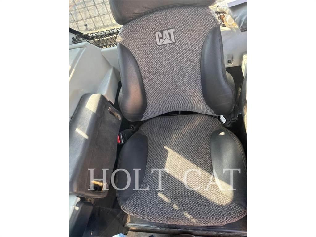 CAT D6N Pásové dozéry