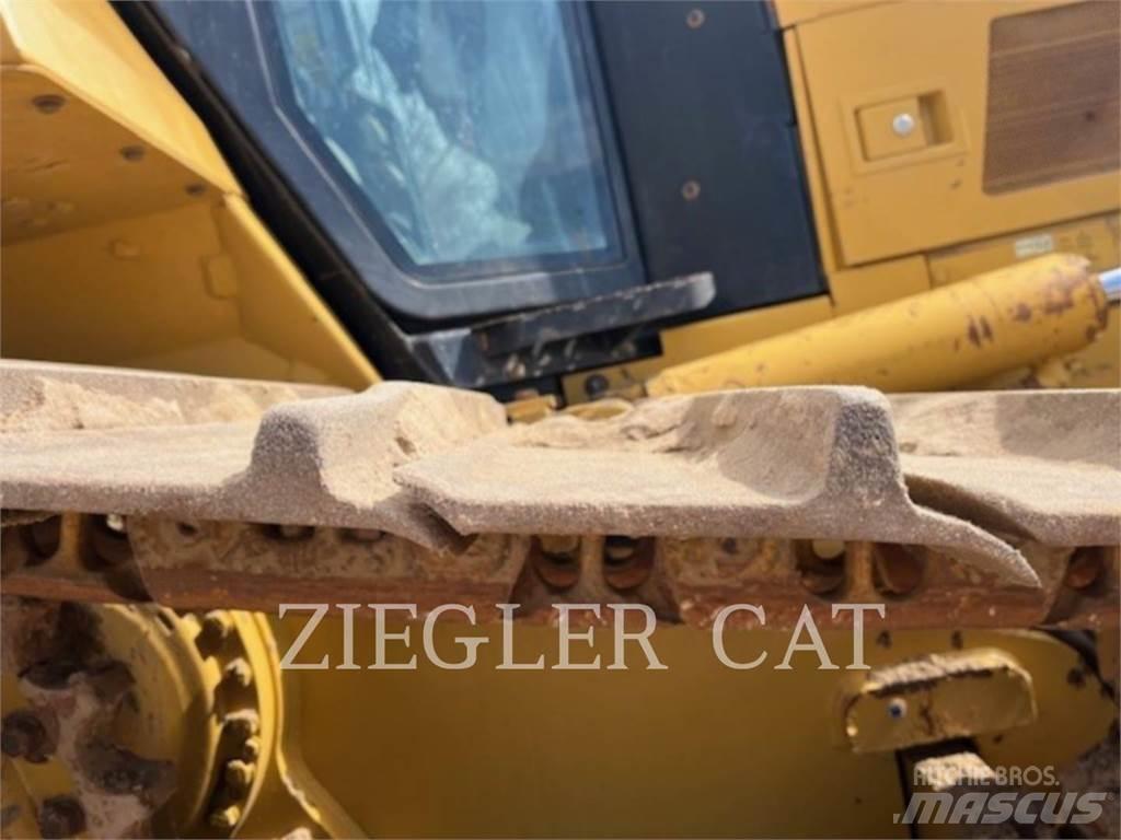 CAT D6N Pásové dozéry