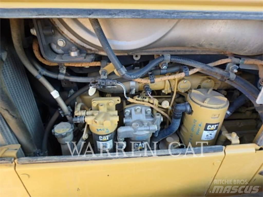 CAT D6N 4XLPAT Pásové dozéry