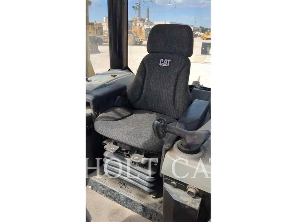 CAT D6N LAND Pásové dozéry