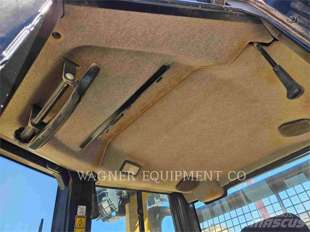 CAT D6N XL Pásové dozéry
