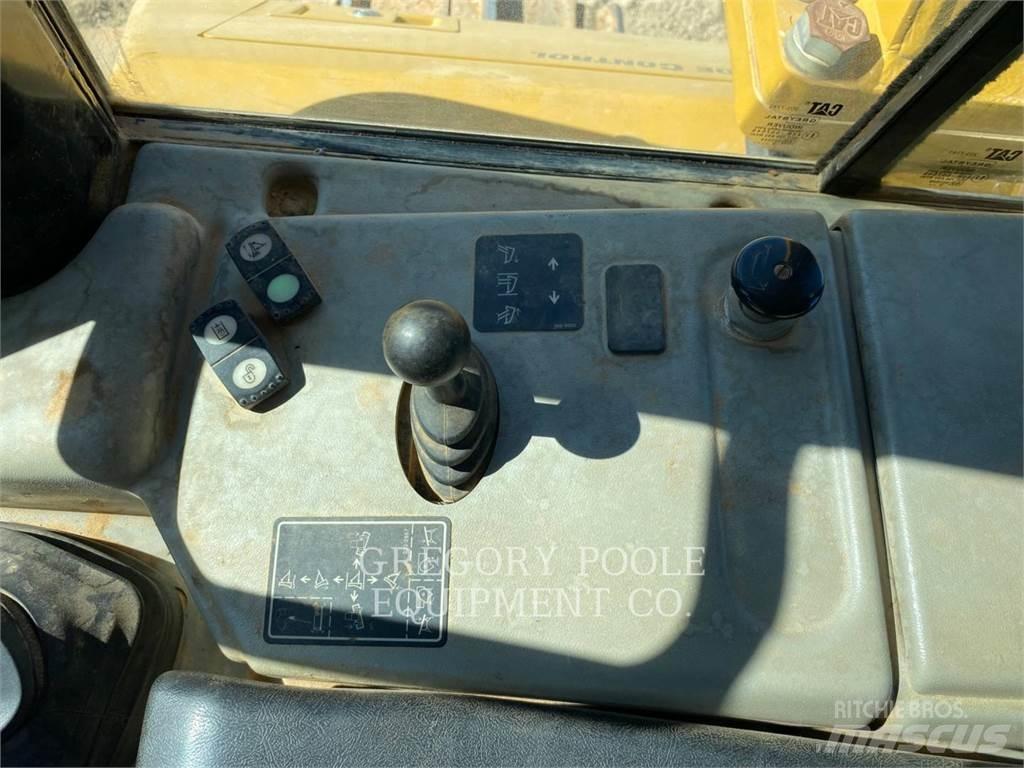 CAT D6NLGP Pásové dozéry