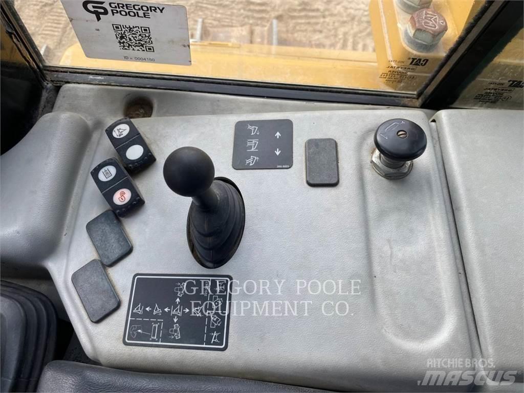 CAT D6NLGP Pásové dozéry