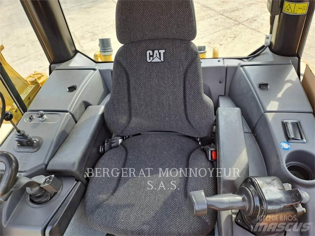 CAT D6NLGP Pásové dozéry