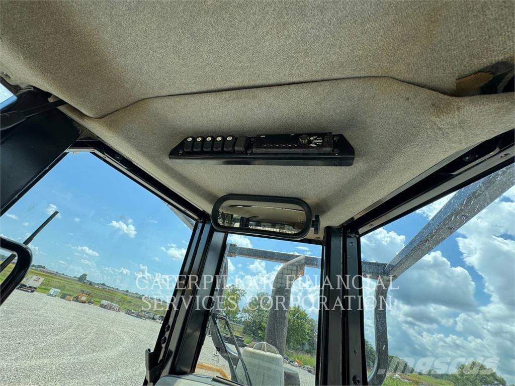 CAT D6NLGP Pásové dozéry
