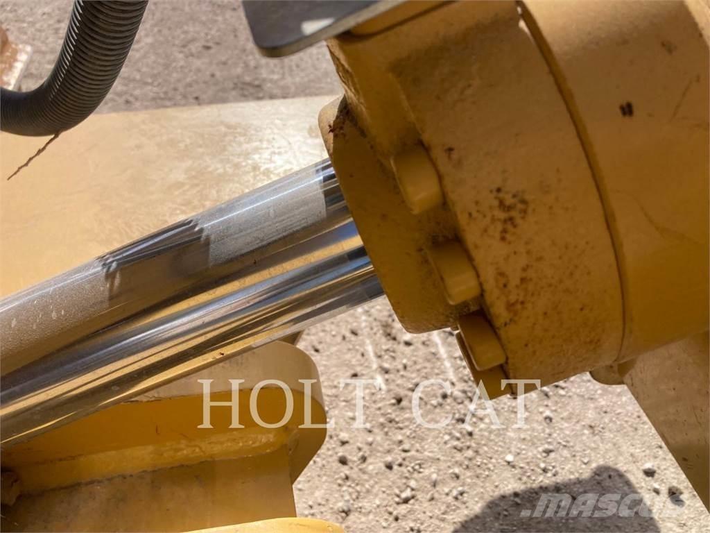 CAT D6NXL Pásové dozéry