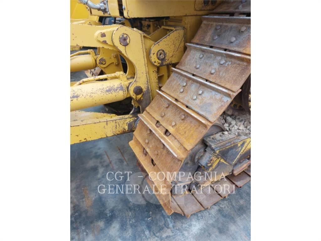 CAT D6T Pásové dozéry
