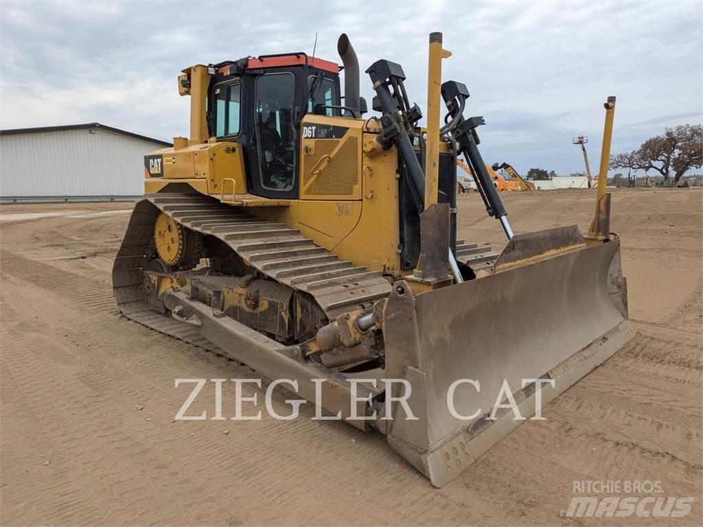 CAT D6T Pásové dozéry