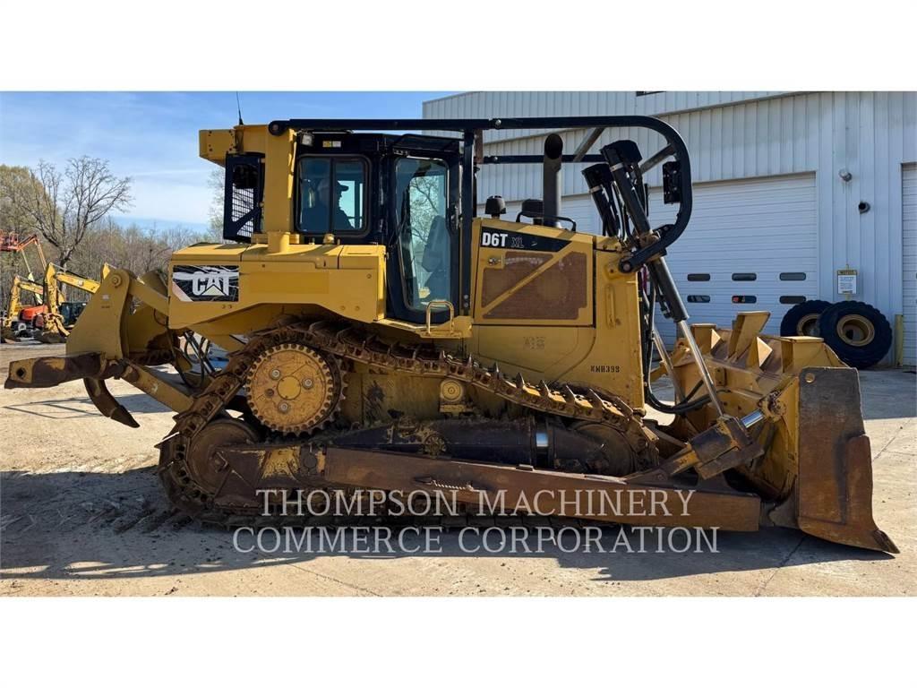 CAT D6T Pásové dozéry