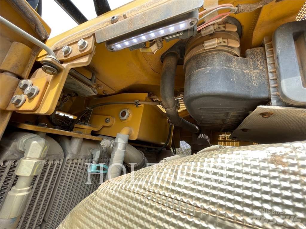 CAT D6T Pásové dozéry