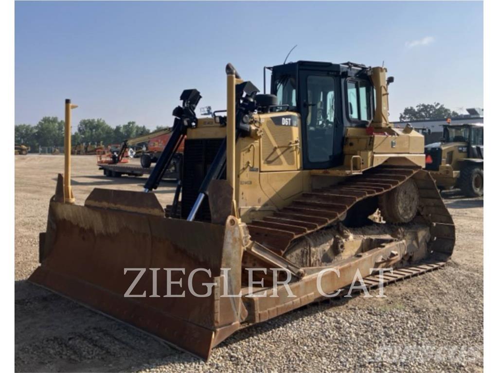 CAT D6T Pásové dozéry
