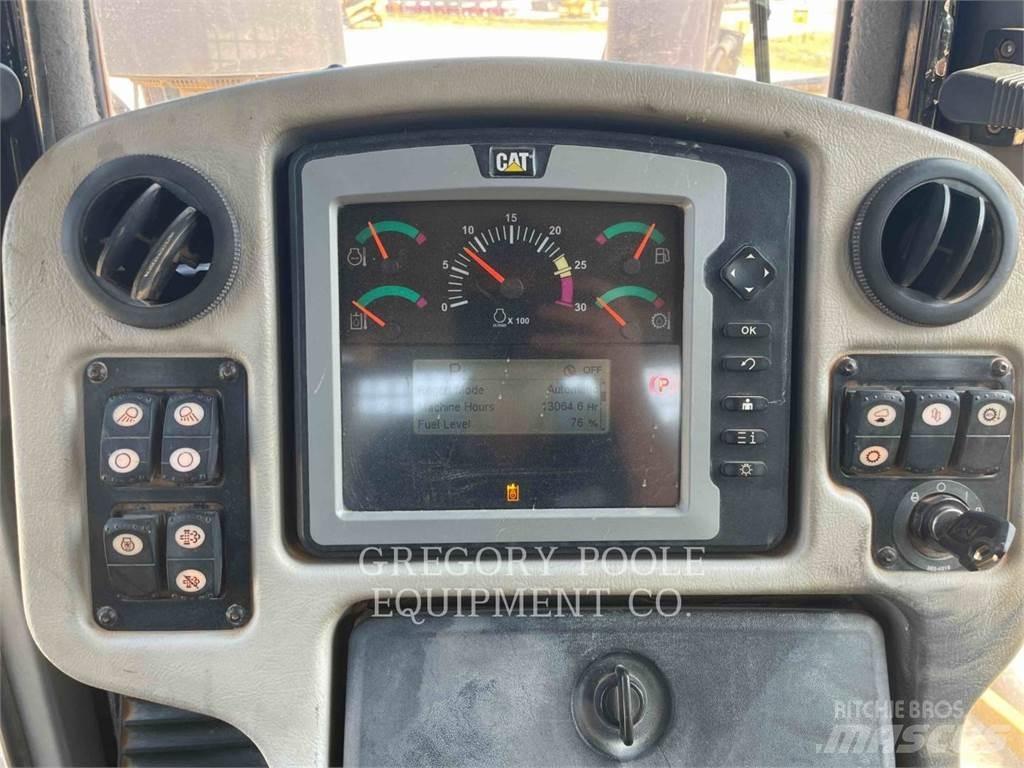 CAT D6T Pásové dozéry