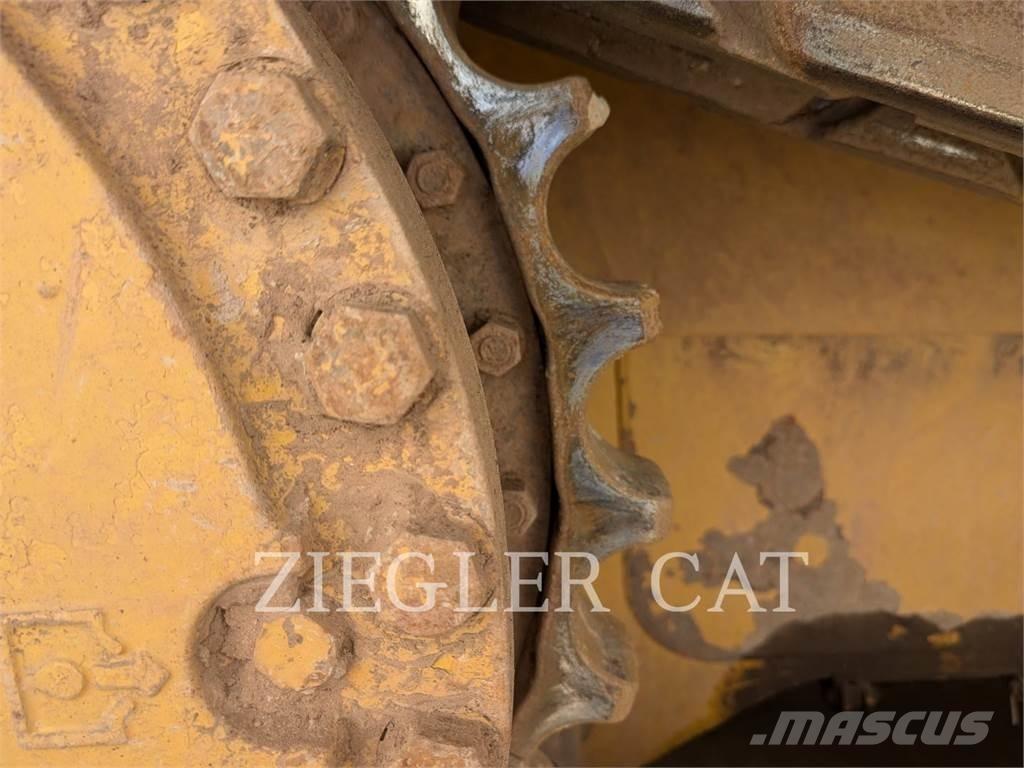 CAT D6T Pásové dozéry