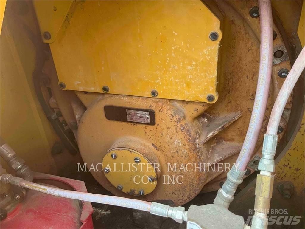 CAT D6T Pásové dozéry