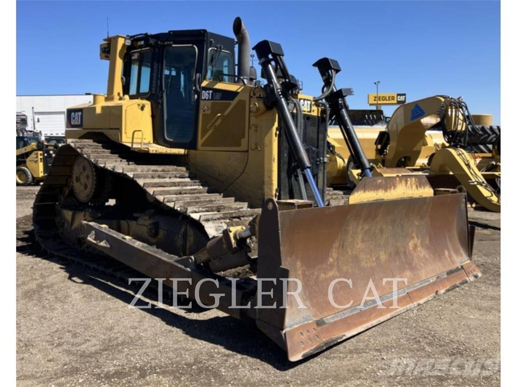 CAT D6T Pásové dozéry