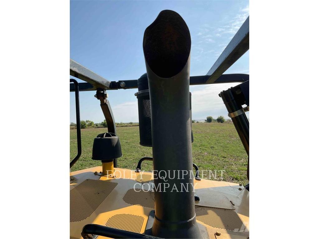 CAT D6T Pásové dozéry