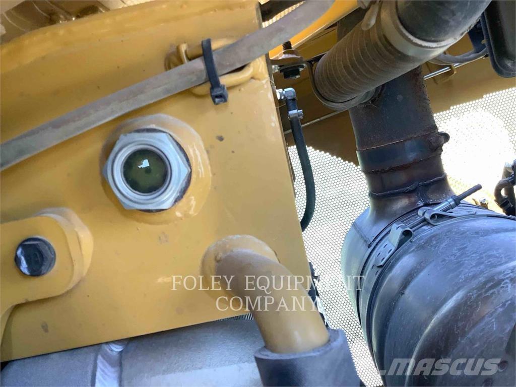 CAT D6T Pásové dozéry