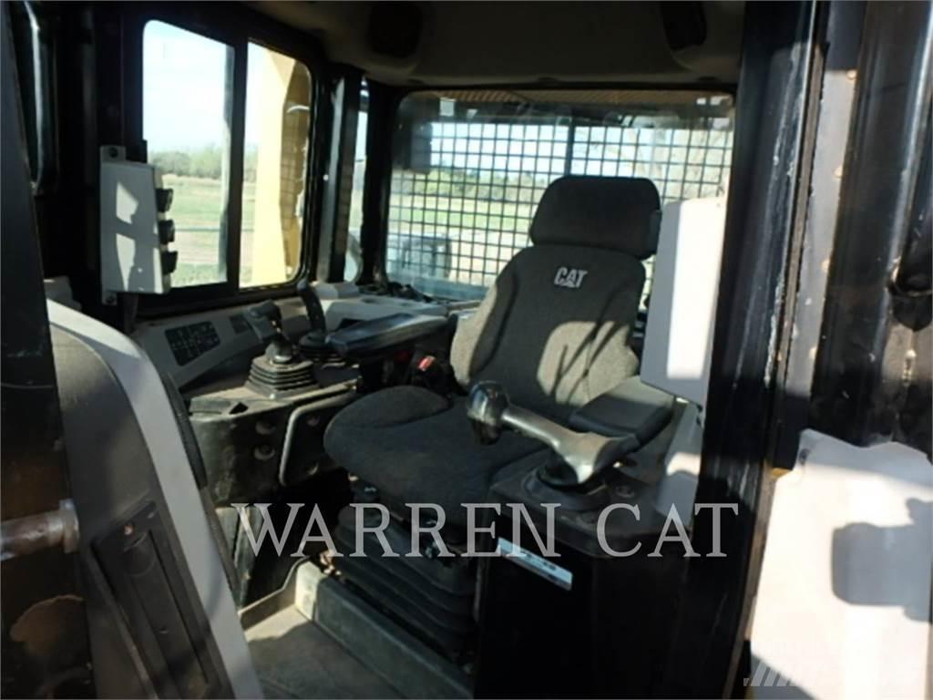 CAT D6T 4XLARO Pásové dozéry